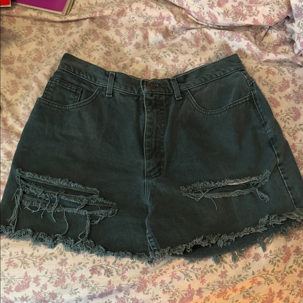 Denim Frayed Hem shorts